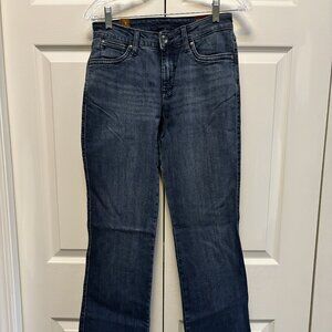 NWT, Women's Wrangler Aura Bootcut Jeans.  Size 2